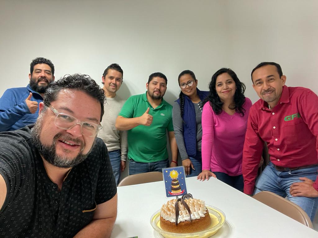 ¡Pastel de la Victoria en CEDIS GFI!