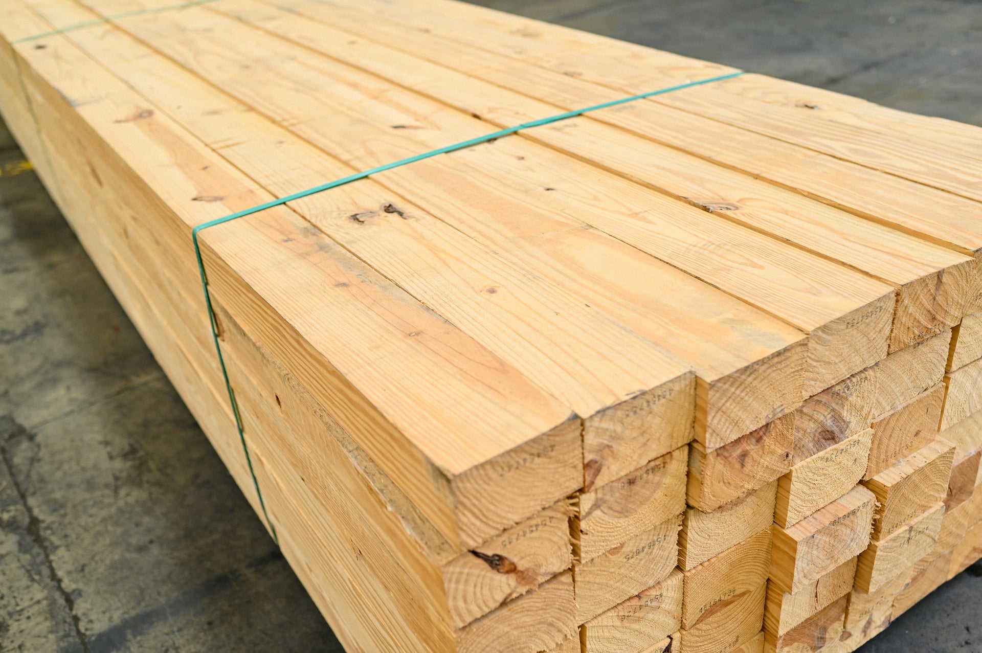 MADERA PINO AMARILLO CEPILLADO 4 LADOS GRADO 2